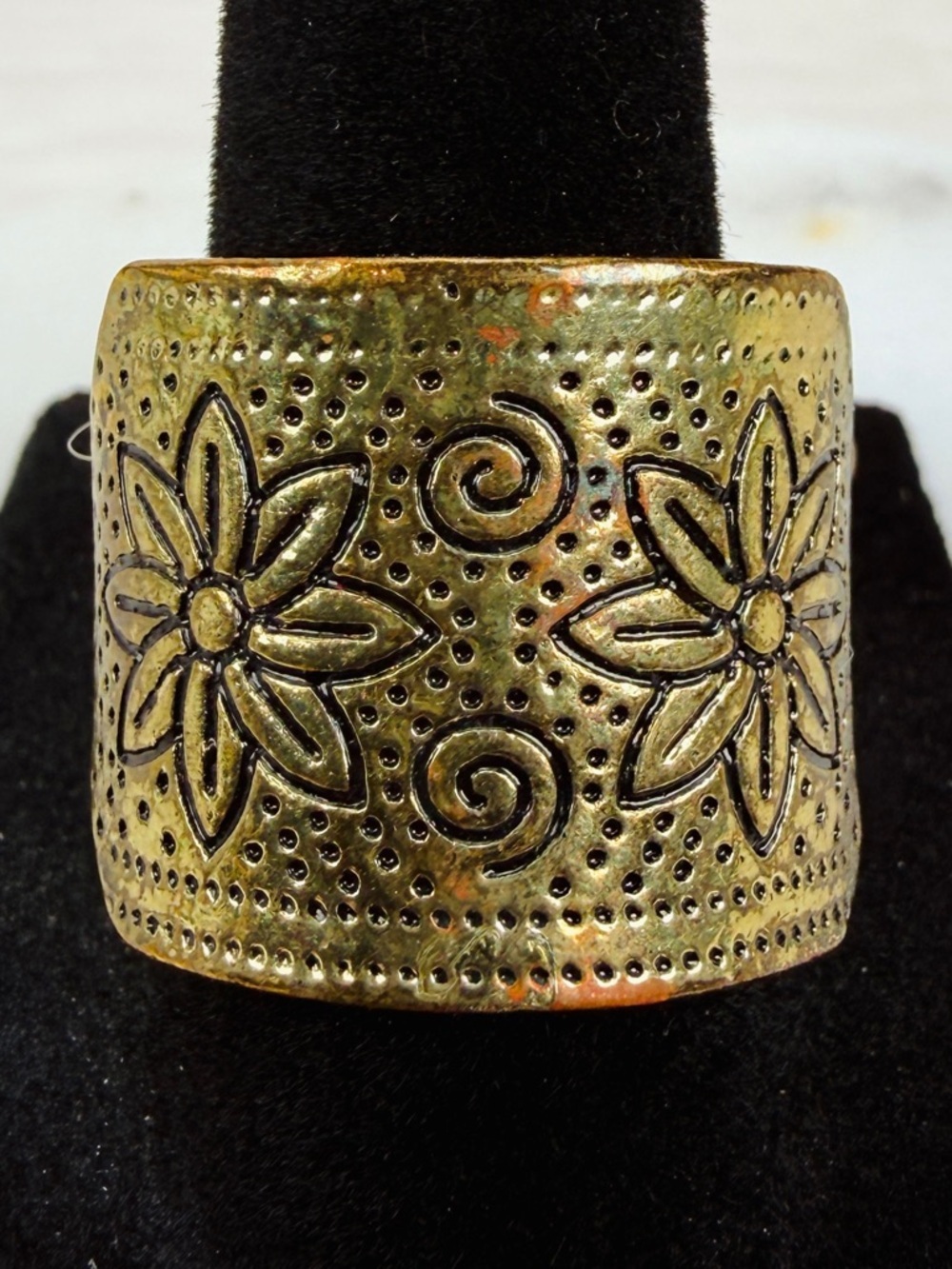 Bohemian Floral Patterned Brass size 7 adjustable stretch statement ring
